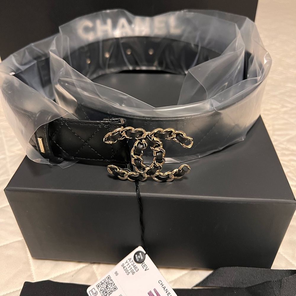 CHANEL ❤️‍🔥BLACK QUILTED NEW CC LOGO GOLD BUCKLE BELT size 85 - Picture 2 of 13